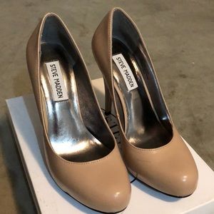 Steve Madden Trinitie round toe platform heels
